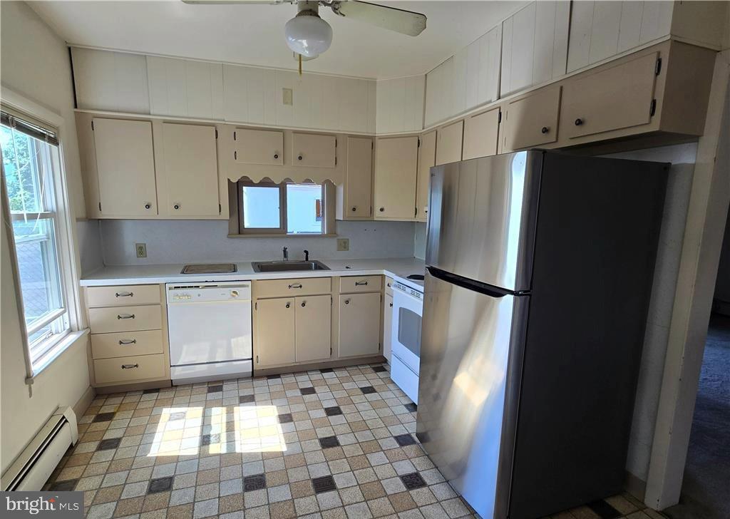 632 Linden St Property Photo 6