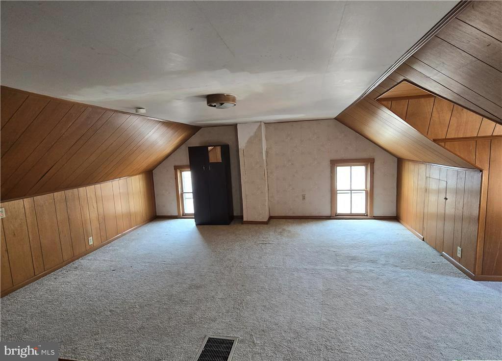 632 Linden St Property Photo 10