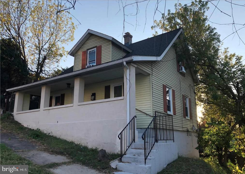 806 Carlton Ave Property Photo 2