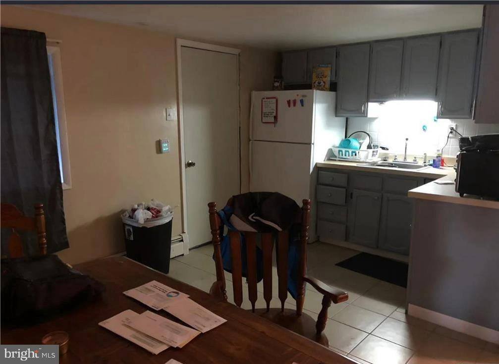 806 Carlton Ave Property Photo 4