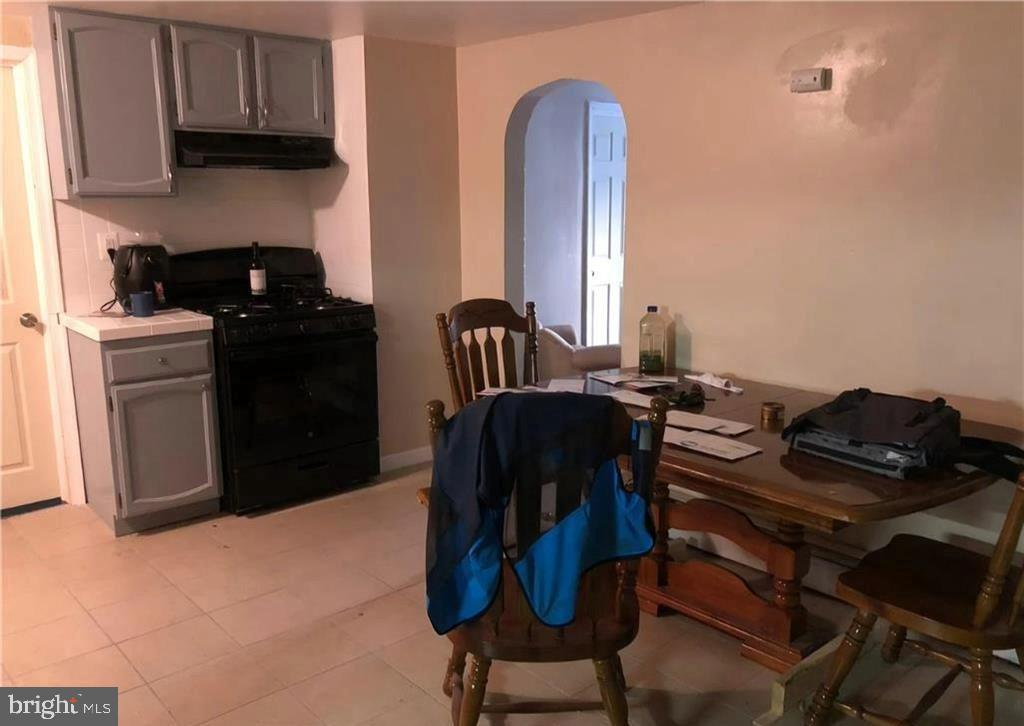 806 Carlton Ave Property Photo 5