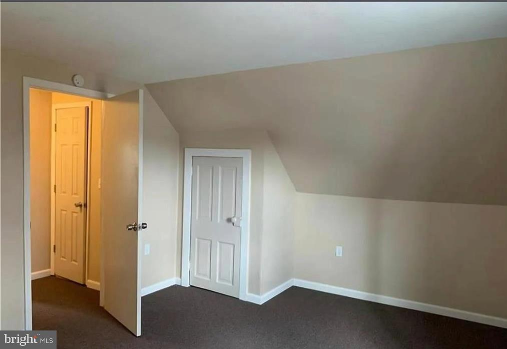 806 Carlton Ave Property Photo 9