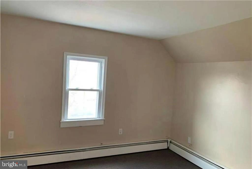 806 Carlton Ave Property Photo 10
