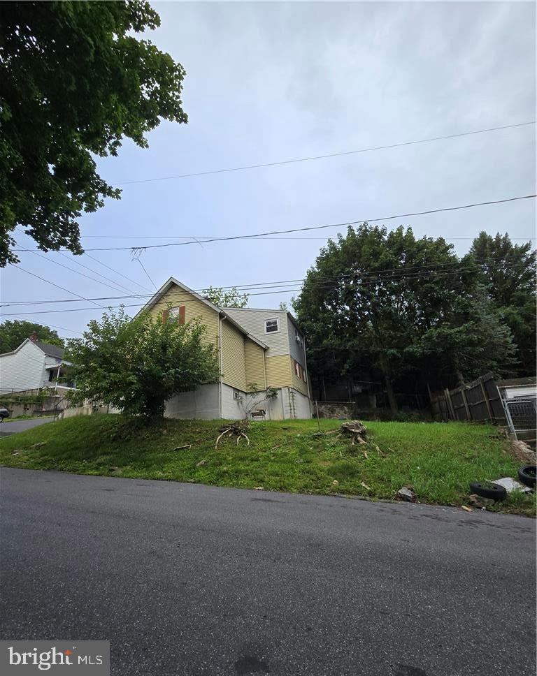 806 Carlton Ave Property Photo 20