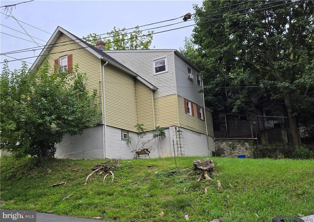 806 Carlton Ave Property Photo 21