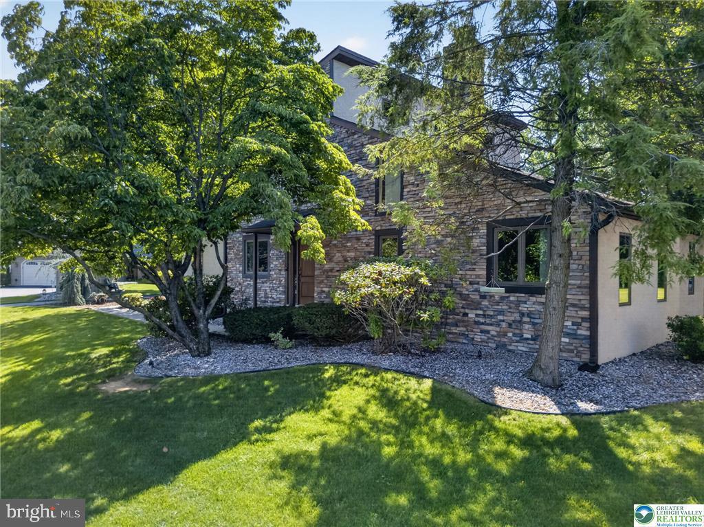 4497 Meadow Dr Property Photo 3