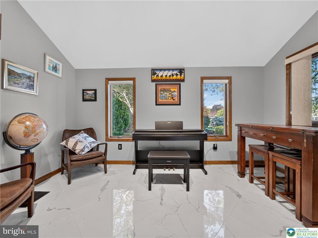 4497 Meadow Dr Property Photo 14
