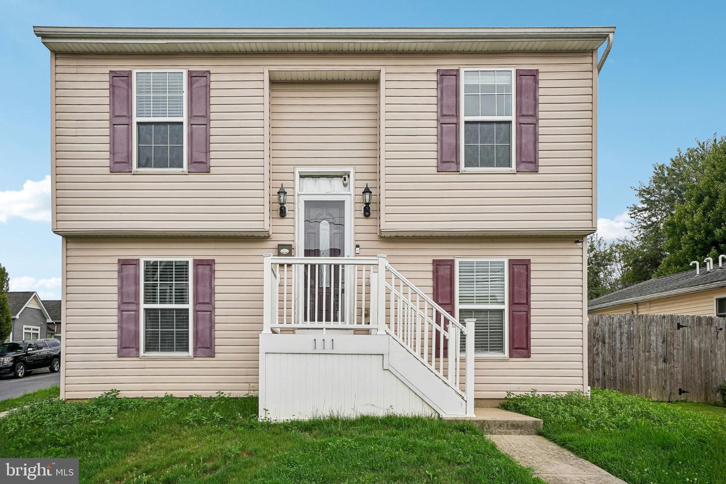111 E Kleinhans St Property Photo 1