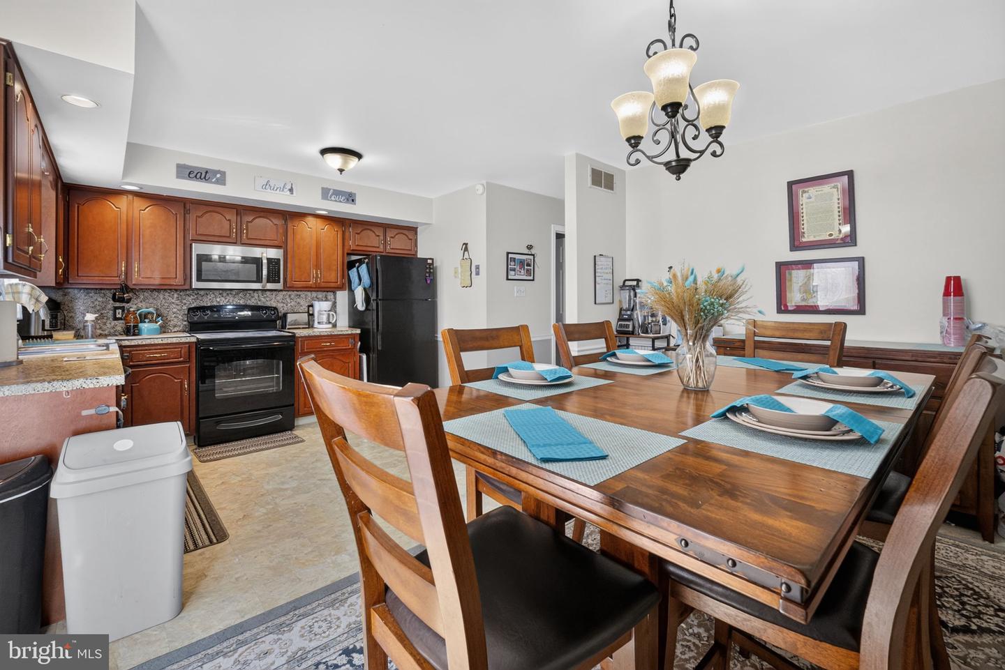 1514 Ravena St #r Property Photo 8