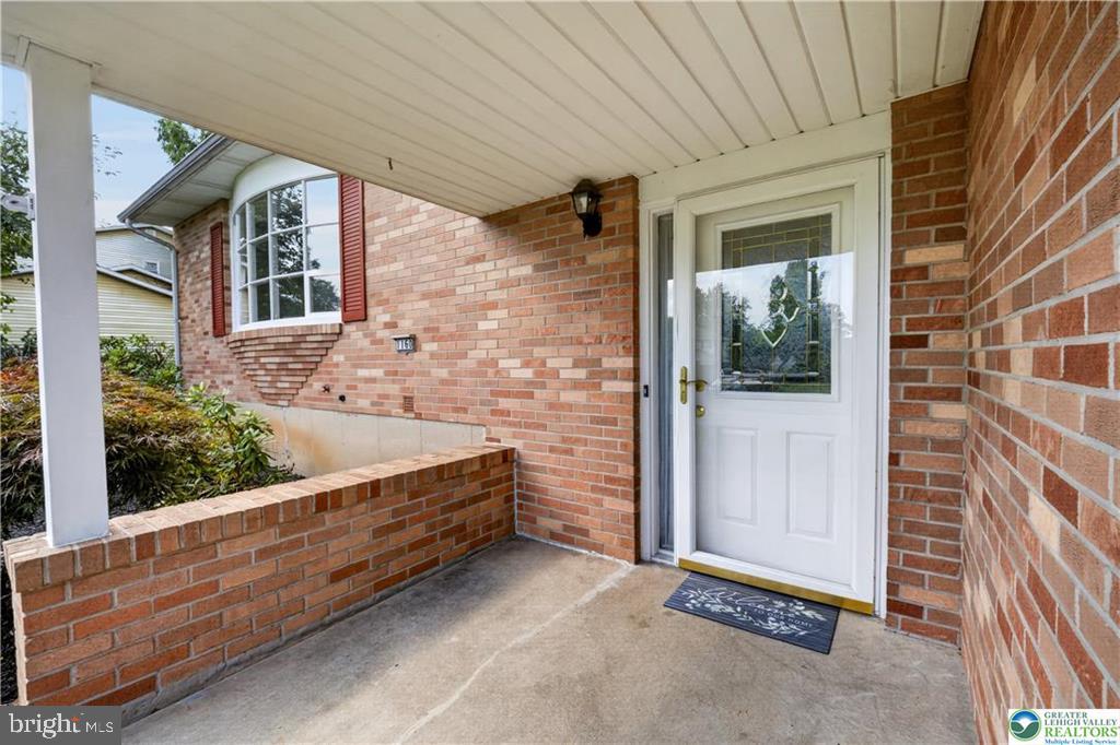 1160 Brentwood Ave Property Photo 4