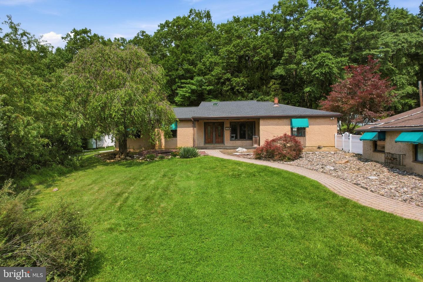 1421 Nectarine Rd Property Photo 2