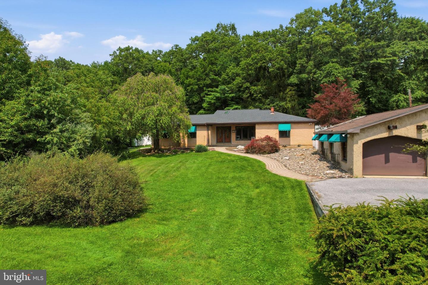 1421 Nectarine Rd Property Photo 3
