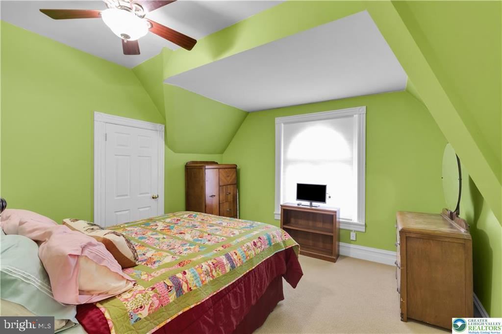 131 E Wall St Property Photo 30