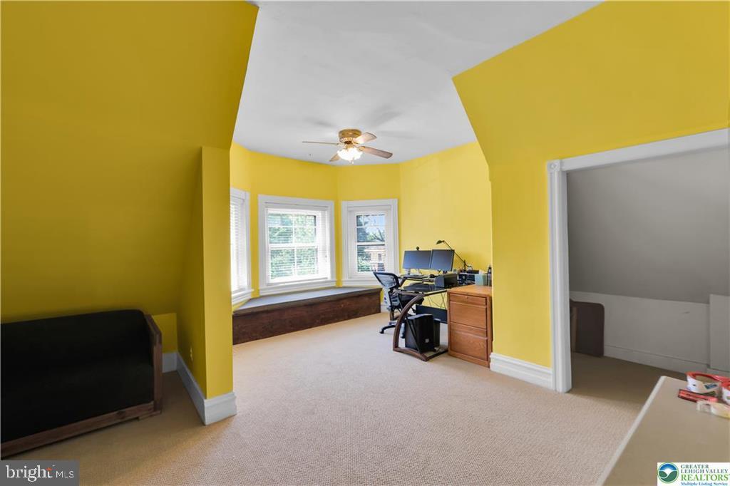 131 E Wall St Property Photo 33