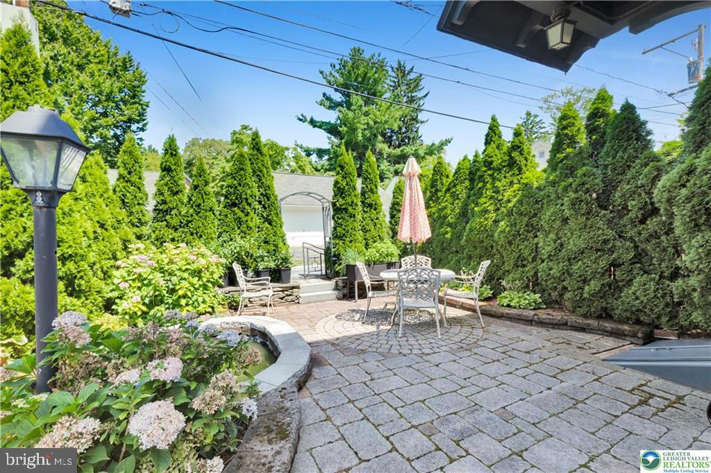 131 E Wall St Property Photo 35