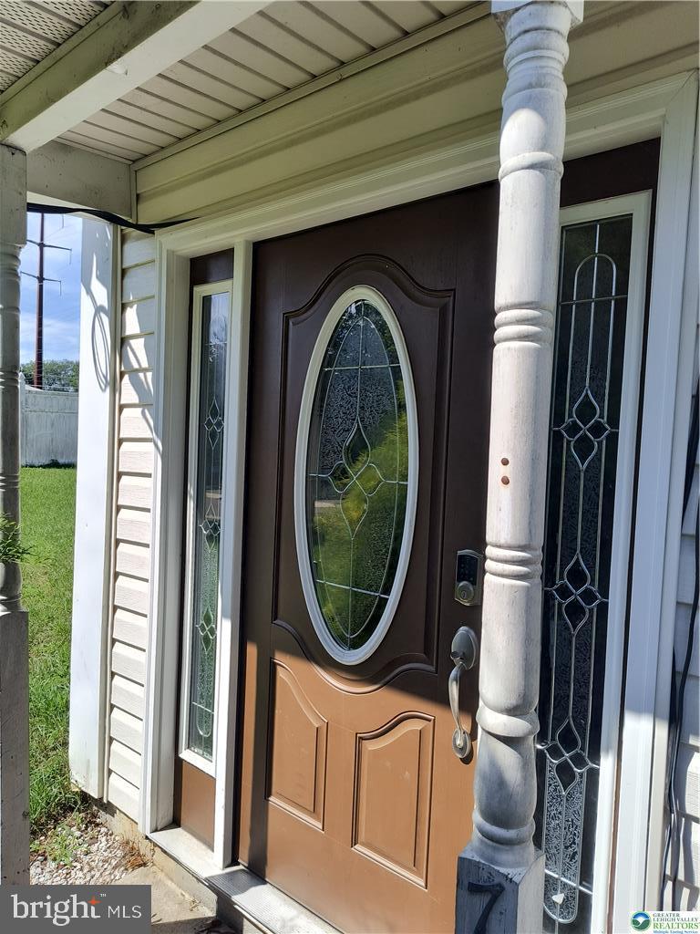 708 Bach Ct Property Photo 3