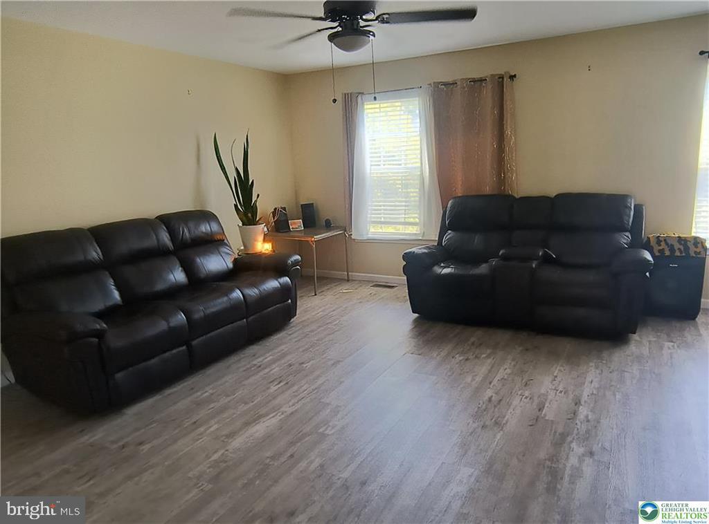 708 Bach Ct Property Photo 6