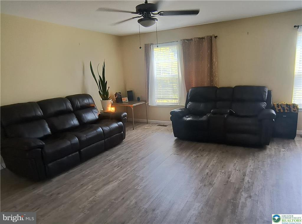 708 Bach Ct Property Photo 7