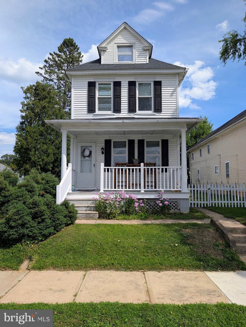 1249 2ND AVE