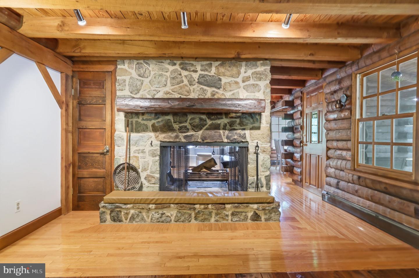 2244 Springtown Hill Rd Property Photo 11