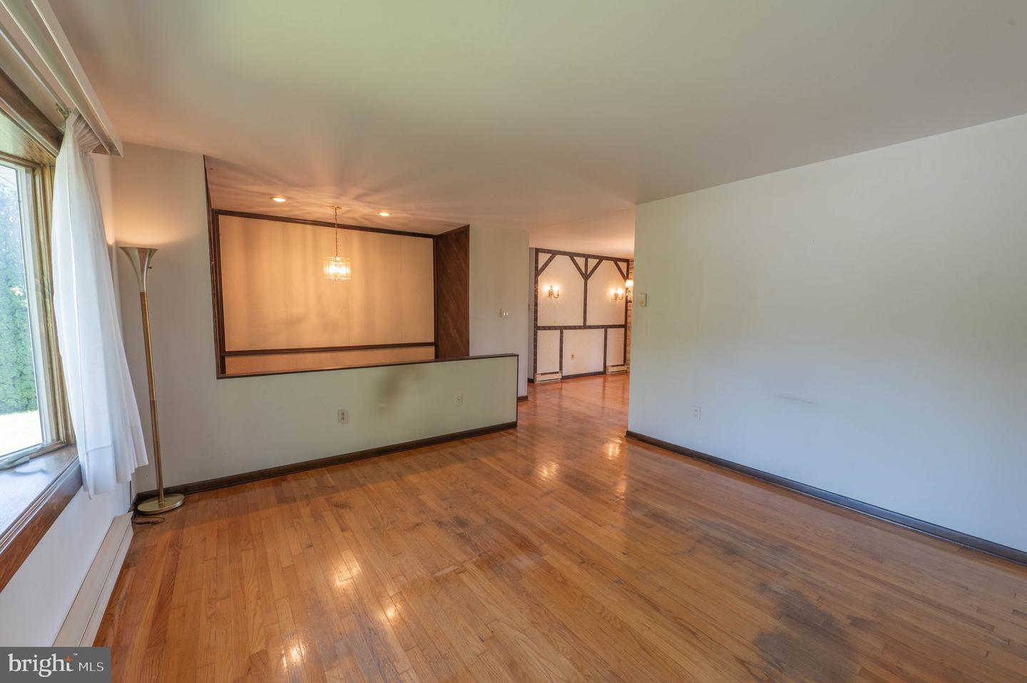 1 Babbling Brook Rd Property Photo 3