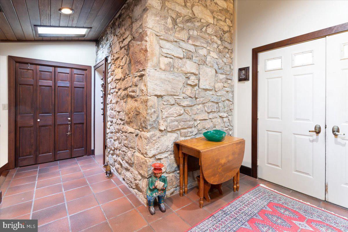 2145 Morgan Hill Rd Property Photo 4