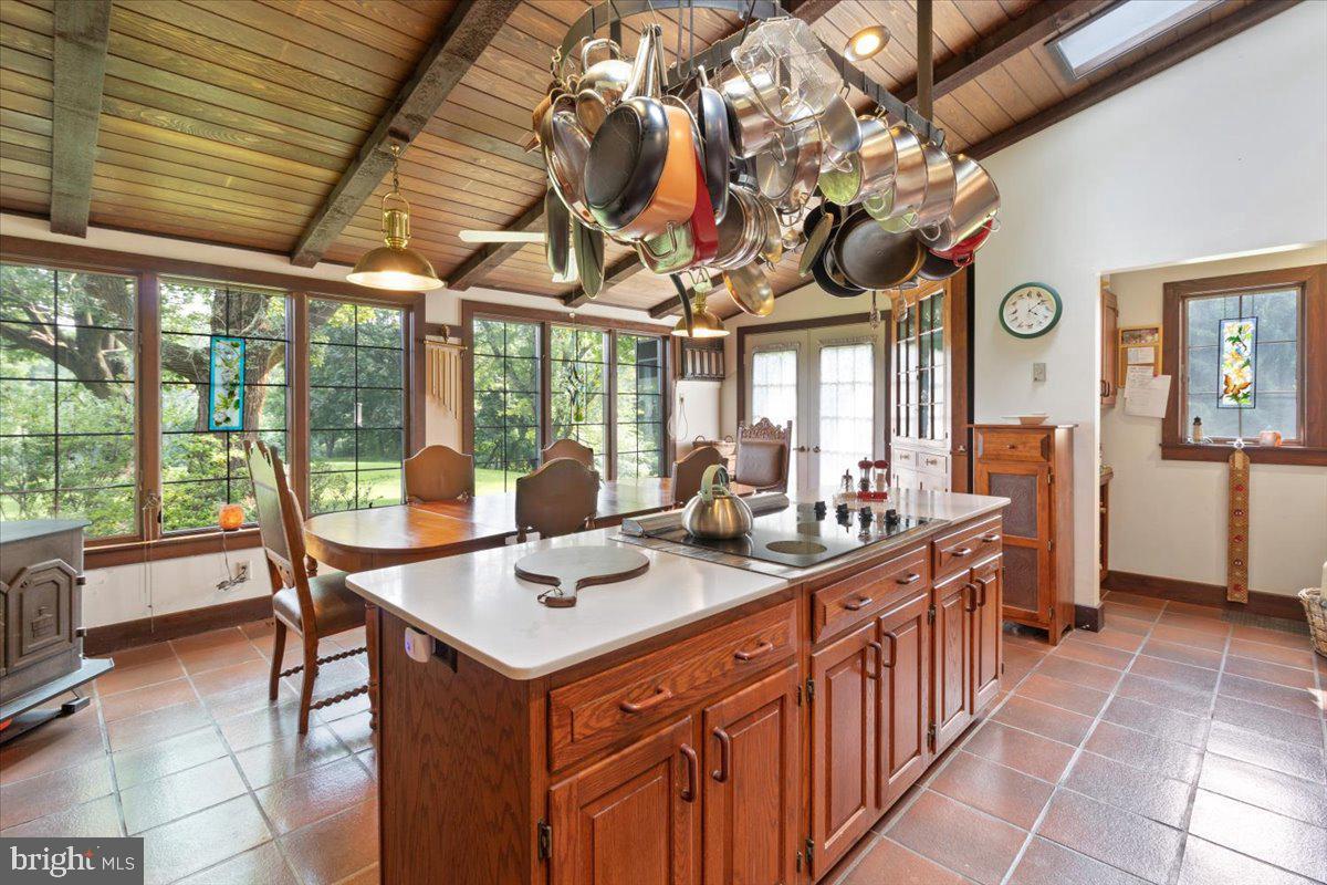 2145 Morgan Hill Rd Property Photo 5