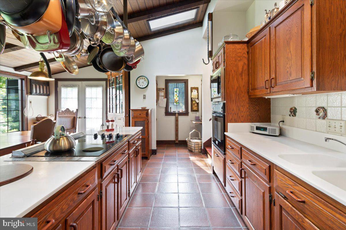 2145 Morgan Hill Rd Property Photo 6