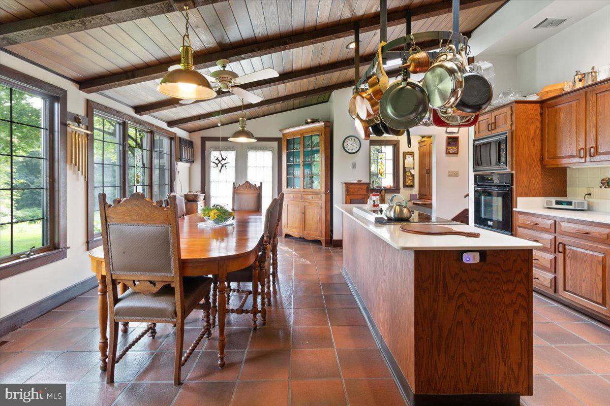 2145 Morgan Hill Rd Property Photo 9