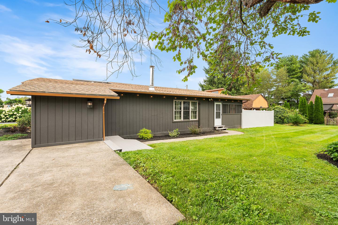 3815 Spear St Property Photo 31