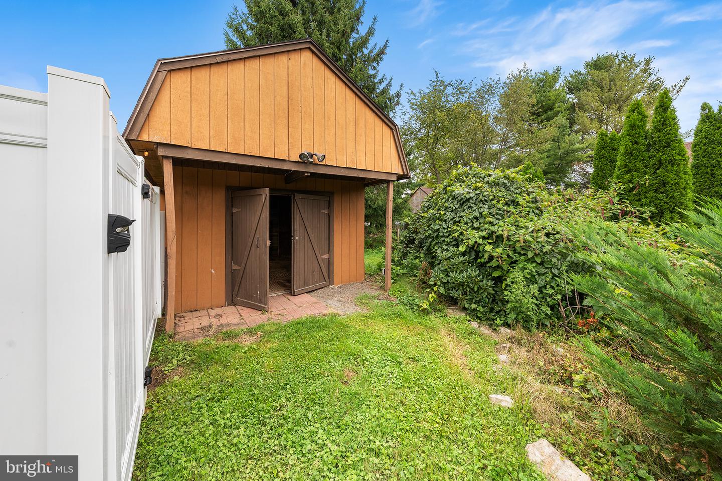 3815 Spear St Property Photo 33