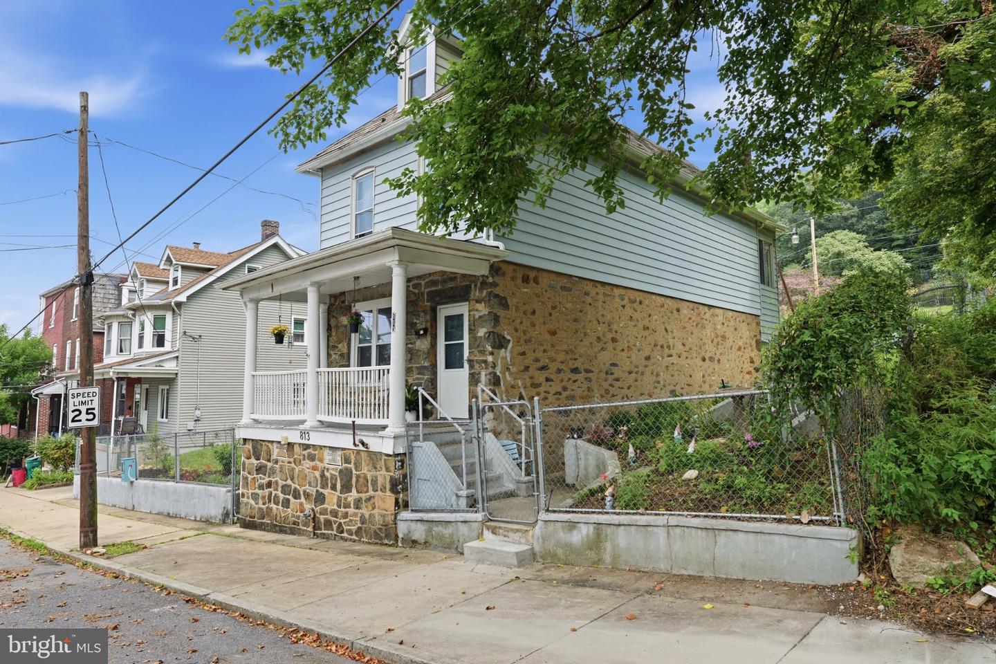 809-813 Hayes St Property Photo 3