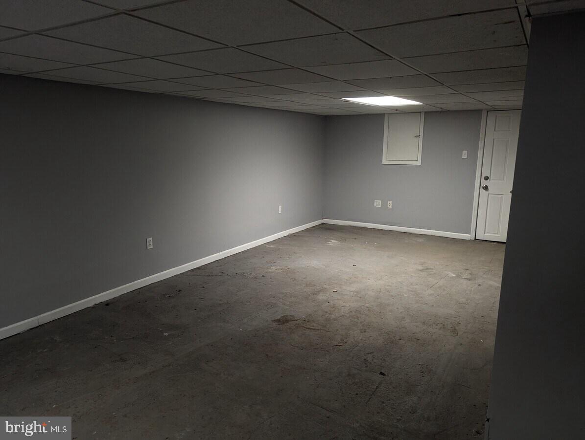 545 Park Pl Property Photo 8