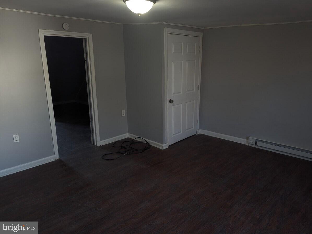 545 Park Pl Property Photo 13