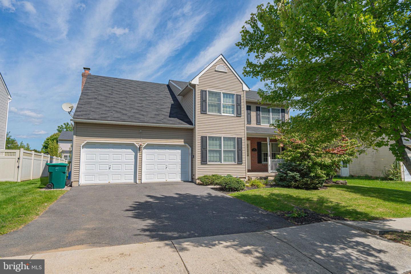 25 Grist Mill Ln Property Photo 1