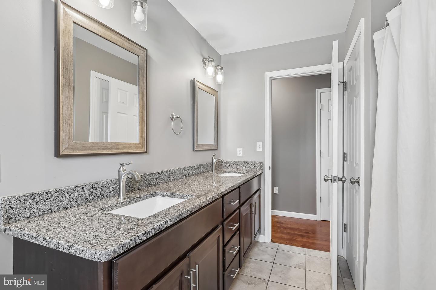 3533 Washington St Property Photo 5