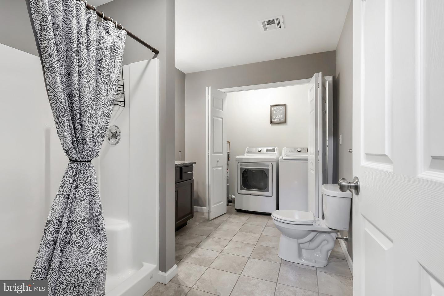 3533 Washington St Property Photo 6