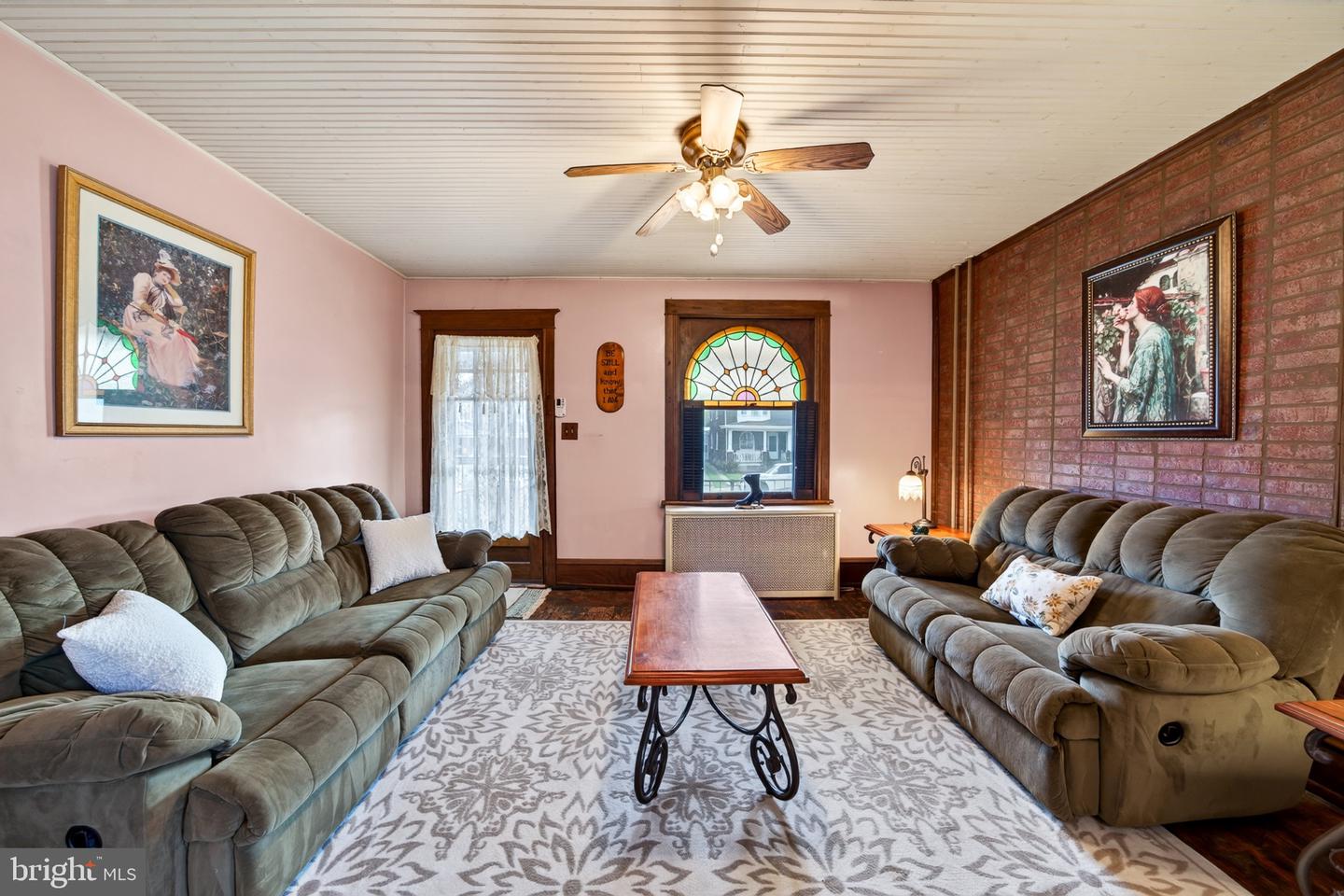 2221 Fairview Property Photo 5