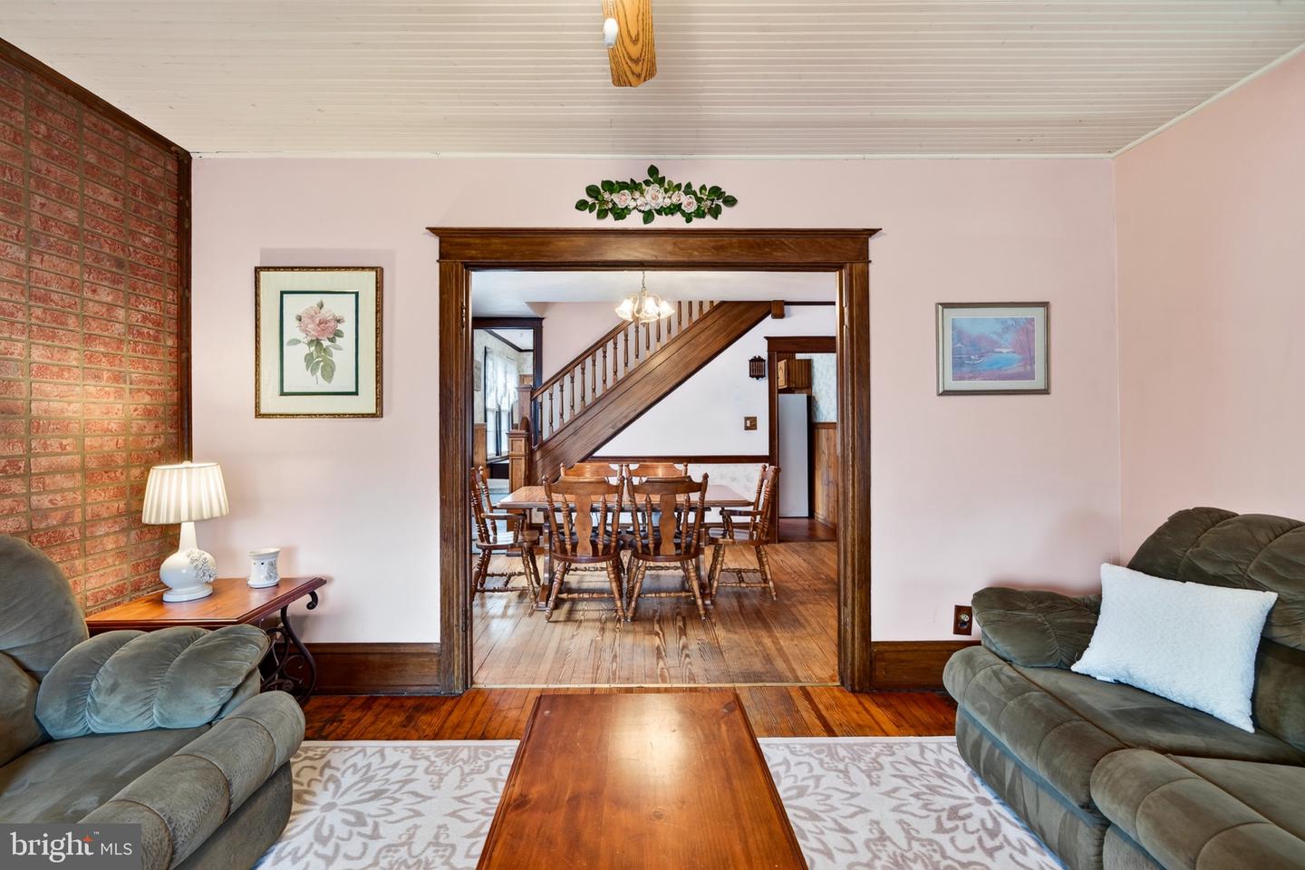 2221 Fairview Property Photo 6