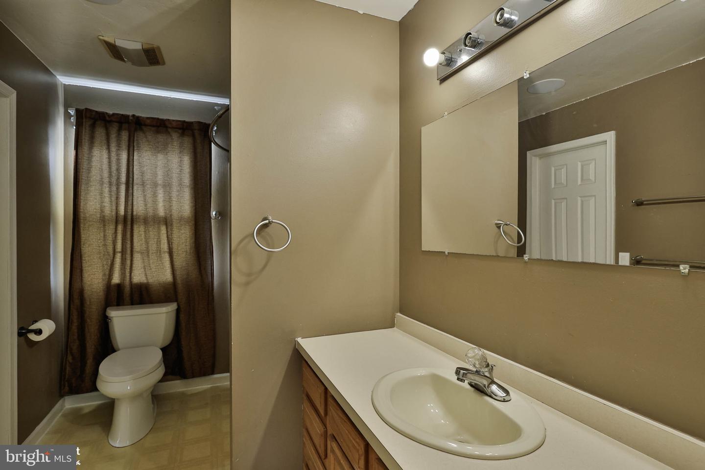 340 Avon St Property Photo 37