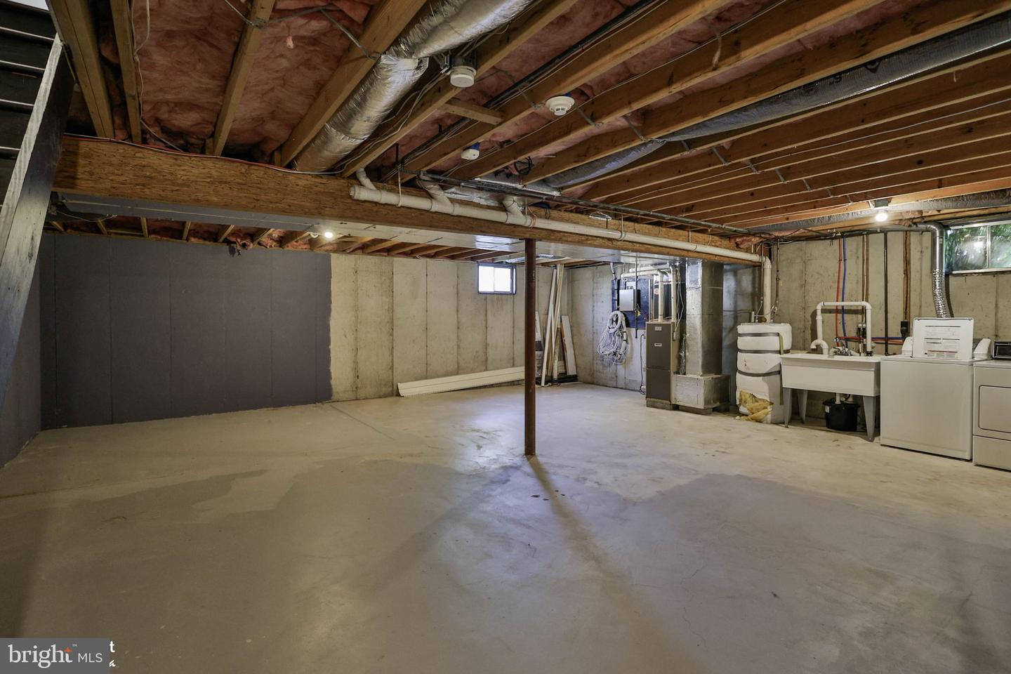 340 Avon St Property Photo 50