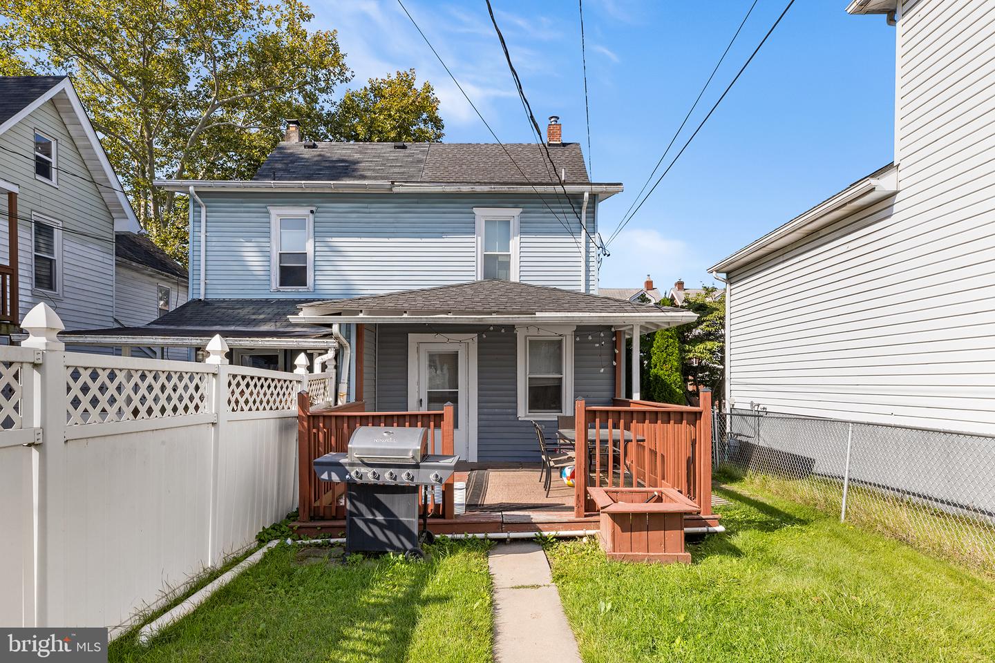 1747 Main St Property Photo 22