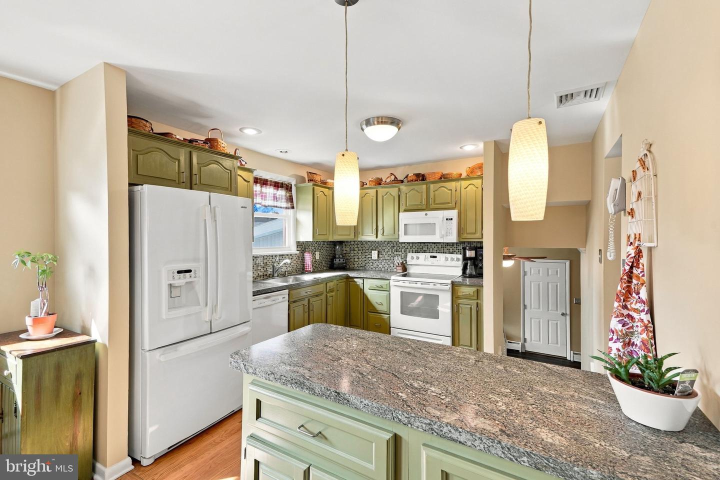 1543 Stoke Park Rd Property Photo 32
