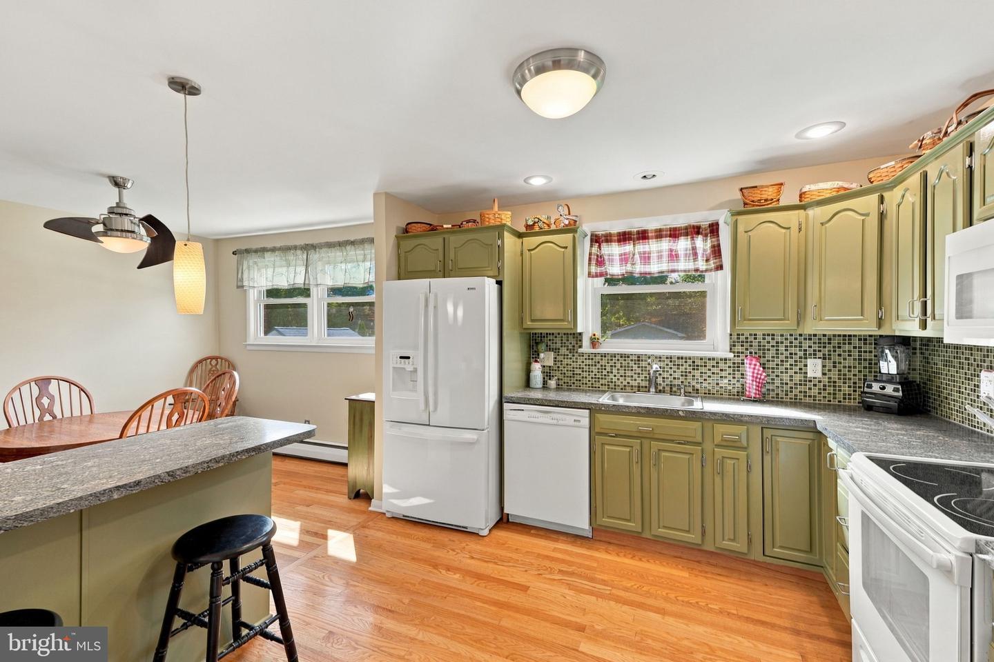 1543 Stoke Park Rd Property Photo 34