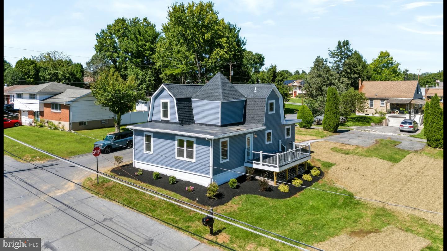 3105 Washington St Property Photo 1