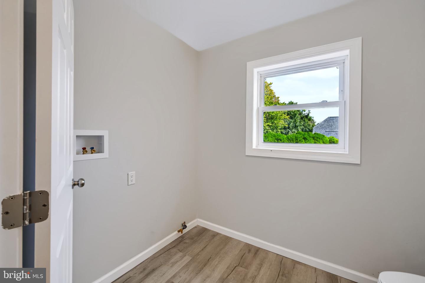 3105 Washington St Property Photo 12