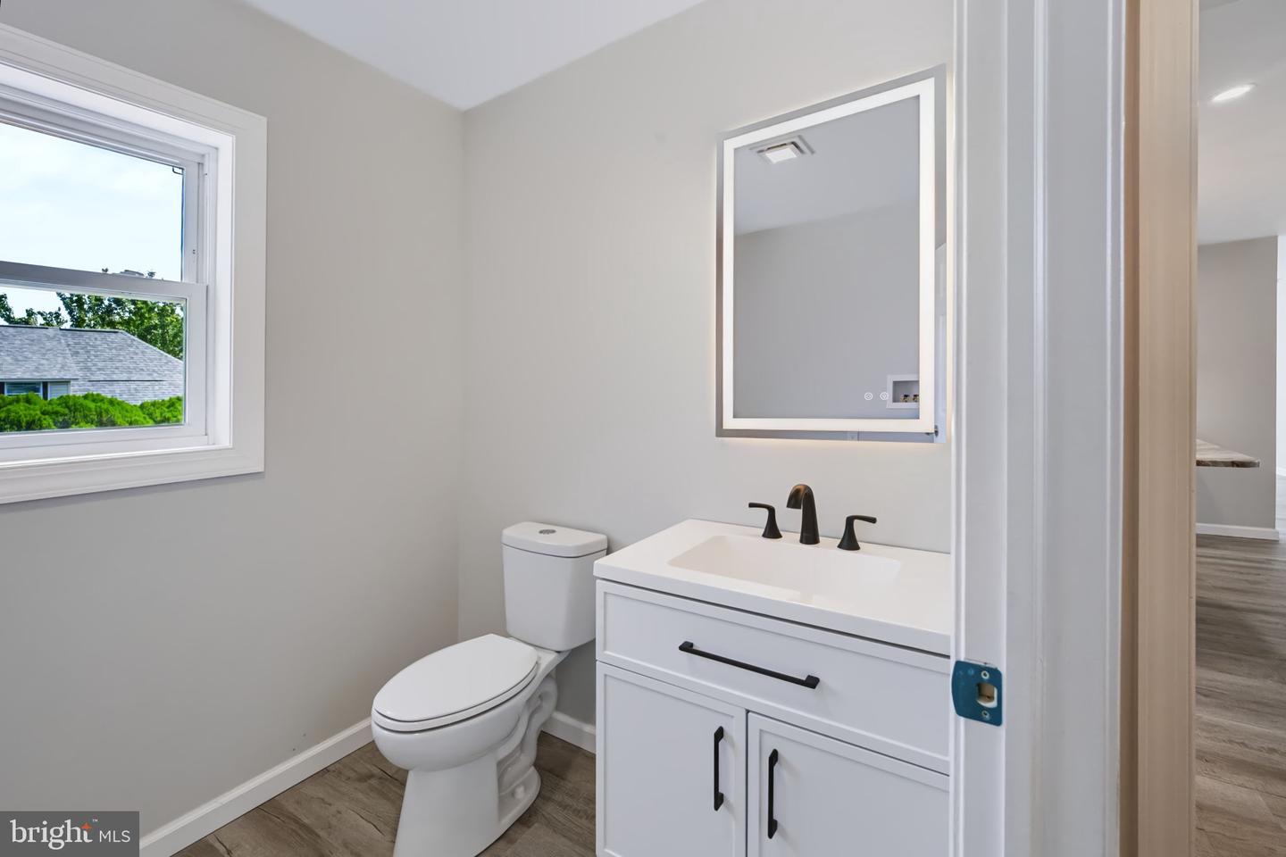3105 Washington St Property Photo 13