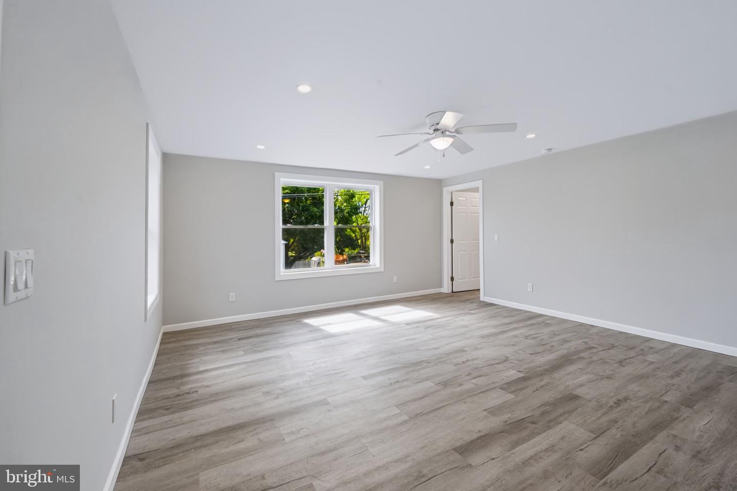 3105 Washington St Property Photo 15