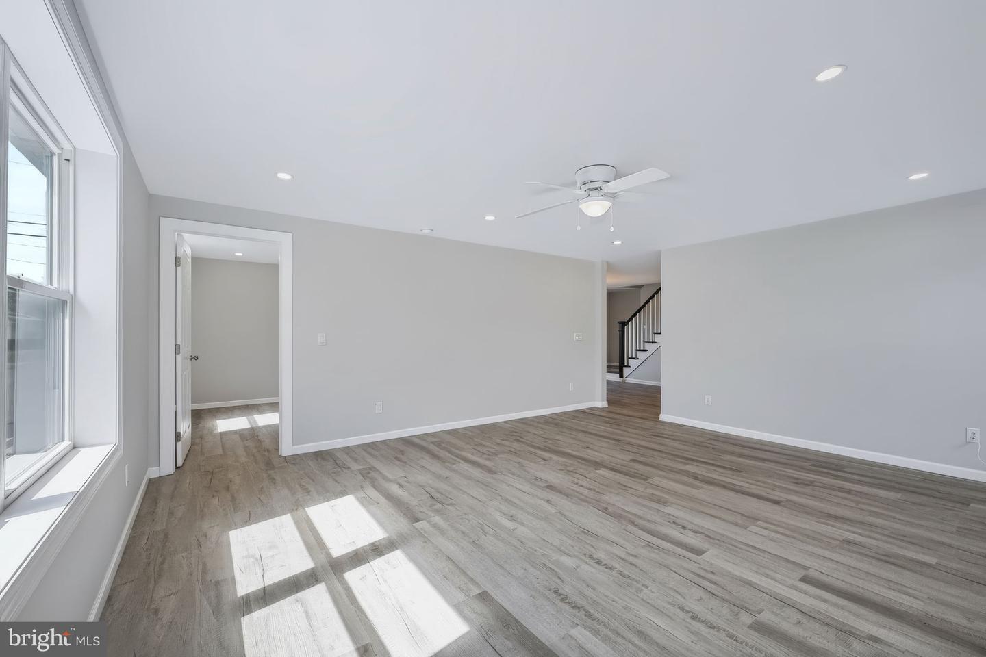 3105 Washington St Property Photo 16