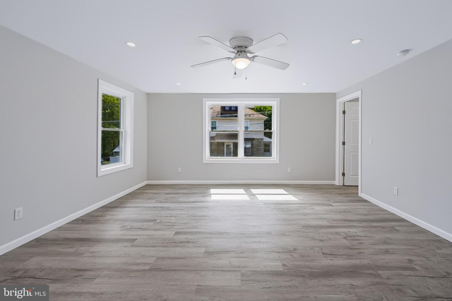 3105 Washington St Property Photo 17